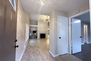 2042 Shadow Pine Dr, Brandon, FL 33511 - Photo 4