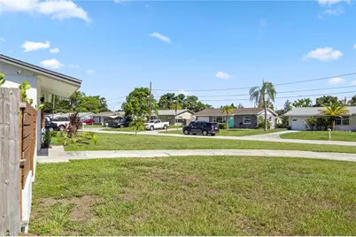 5856 McKee Lake Drive N, Saint Petersburg, FL 33709 - Photo 32