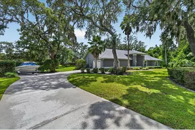 16754 Crossbill Court, Spring Hill, FL 34610 - Photo 2