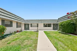 1811 Bedford Ln, Sun City Center, FL 33573 - Photo 10