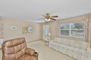1811 Bedford Ln, Sun City Center, FL 33573 - Photo 14