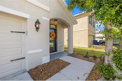 7789 Tuscan Bay Circle, Wesley Chapel, FL 33545 - Photo 4