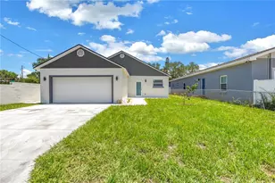 1827 16th St S, Saint Petersburg, FL 33705 - Photo 2