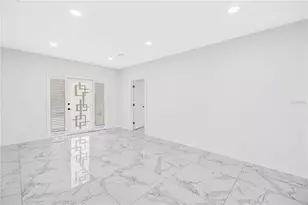 1827 16th St S, Saint Petersburg, FL 33705 - Photo 12