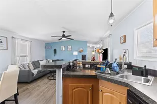 11535 Leanne Walk, Tampa, FL 33637 - Photo 8