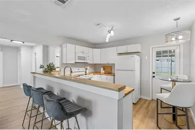 4001 W Rogers Avenue, Tampa, FL 33611 - Photo 8