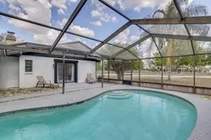 920 Lakeview Dr, Wimauma, FL 33598 - Photo 1