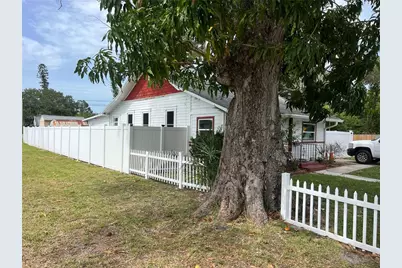 526 14th Avenue S, Saint Petersburg, FL 33701 - Photo 2