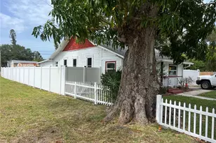 526 14th Ave S, Saint Petersburg, FL 33701 - Photo 2