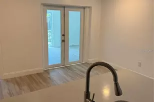 8201 Riverside Dr NE, Saint Petersburg, FL 33702 - Photo 20