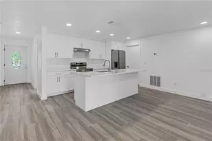 8201 Riverside Dr NE, Saint Petersburg, FL 33702 - Photo 6