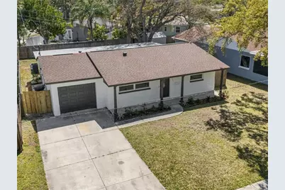 8201 Riverside Drive NE, Saint Petersburg, FL 33702 - Photo 1