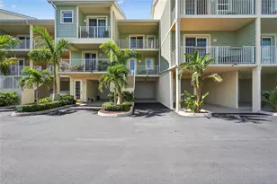 3266 Mangrove Point Dr, Ruskin, FL 33570 - Photo 2