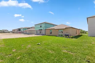 7110 Amelia Cove Ct, Sun City Center, FL 33573 - Photo 14