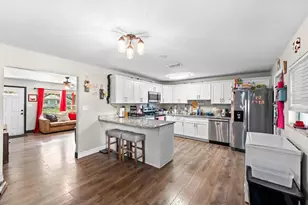 4710 Joyce Dr, Lakeland, FL 33805 - Photo 10