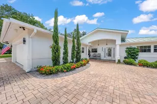 407 Harbor View Ln, Largo, FL 33770 - Photo 2
