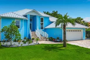 838 SW Kings Bay Dr, Crystal River, FL 34429 - Photo 4