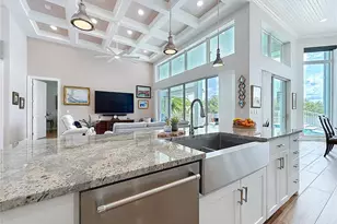 838 SW Kings Bay Dr, Crystal River, FL 34429 - Photo 10