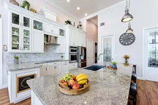 838 SW Kings Bay Dr, Crystal River, FL 34429 - Photo 14