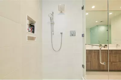 301 1st Street S #804, Saint Petersburg, FL 33701 - Photo 16