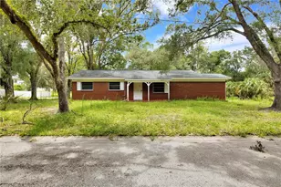 11916 Davis Rd, Tampa, FL 33637 - Photo 2