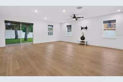 5818 1/2 6th Street, Tampa, FL 33611 - Photo 4