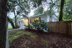 14857 Sunset St, Clearwater, FL 33760 - Photo 2