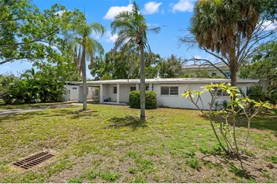 4635 W Bay Villa Avenue, Tampa, FL 33611 - Photo 4