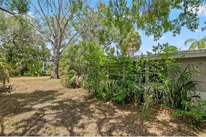 4635 W Bay Villa Avenue, Tampa, FL 33611 - Photo 8