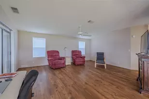 37716 Newport Dr, Zephyrhills, FL 33542 - Photo 14