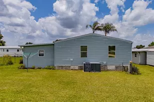 37716 Newport Dr, Zephyrhills, FL 33542 - Photo 36