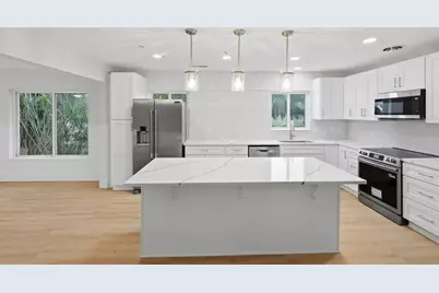 15814 3rd Street E, Redington Beach, FL 33708 - Photo 6