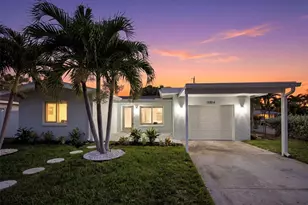 15814 3rd St E, Redington Beach, FL 33708 - Photo 1
