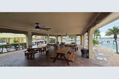 4550 Cove Circle #1205, Saint Petersburg, FL 33708 - Photo 20