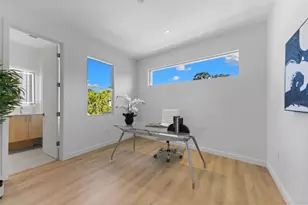 668 Newton Ave S, Saint Petersburg, FL 33701 - Photo 14