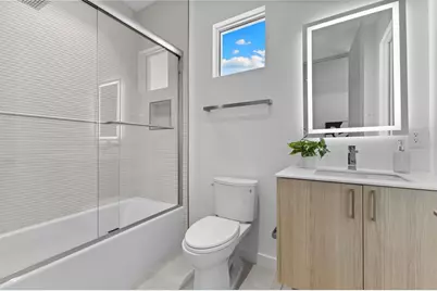 668 Newton Avenue S, Saint Petersburg, FL 33701 - Photo 22