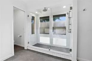15908 Hampton Village Dr, Tampa, FL 33618 - Photo 12