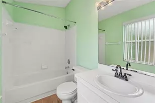 16824 Stanza Ct, Tampa, FL 33624 - Photo 20