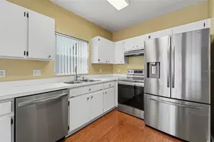 16824 Stanza Ct, Tampa, FL 33624 - Photo 8