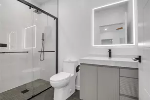 2114 4th St S, Saint Petersburg, FL 33705 - Photo 12
