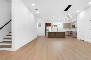 2114 4th St S, Saint Petersburg, FL 33705 - Photo 18