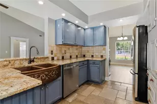 2608 Berryvine Pl, Valrico, FL 33596 - Photo 8