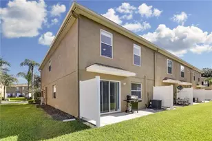 8008 Sutton Terrace Ln, Tampa, FL 33615 - Photo 14
