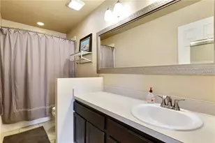 8008 Sutton Terrace Ln, Tampa, FL 33615 - Photo 8