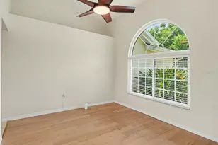 5325 Gardens Dr, Sarasota, FL 34243 - Photo 8