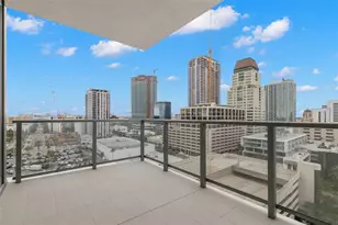 301 1st St S, Saint Petersburg, FL 33701 - Photo 18