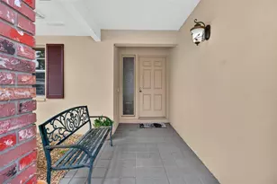 2221 Colonial Dr, Dunedin, FL 34698 - Photo 2