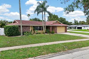 2221 Colonial Dr, Dunedin, FL 34698 - Photo 46