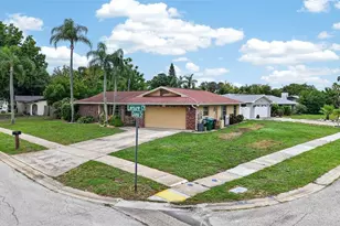 2221 Colonial Dr, Dunedin, FL 34698 - Photo 42