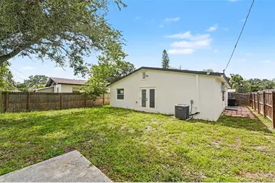 1778 New Hampshire Avenue NE, Saint Petersburg, FL 33703 - Photo 32